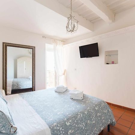 Little Medieval House Nettuno Bagian luar foto