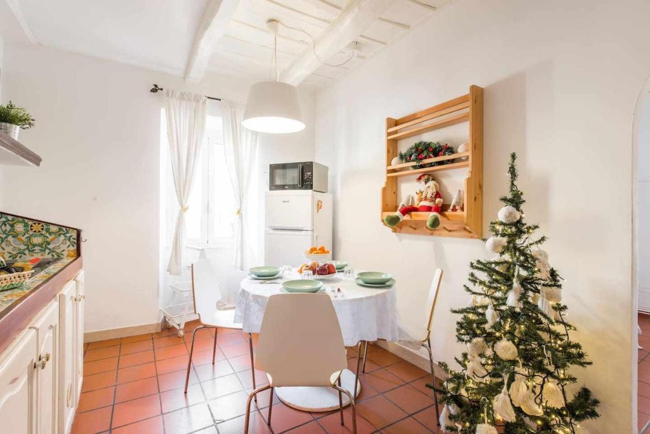 Little Medieval House Nettuno Bagian luar foto